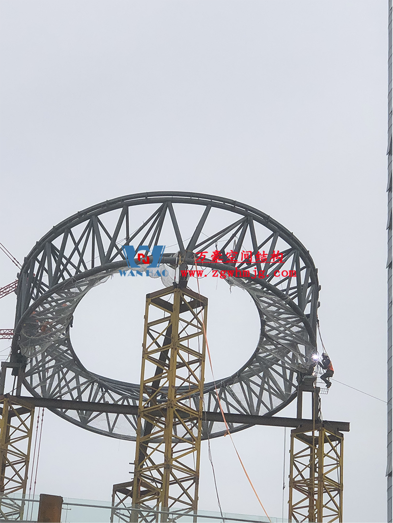 明宇廣場(chǎng)6號(hào)地塊商業(yè)（萬達(dá)廣場(chǎng)）改造項(xiàng)目鋼膜結(jié)構(gòu)ETFE蓋頂天幕工程進(jìn)入鋼結(jié)構(gòu)吊裝階段